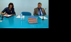 Az előadás előtt a Teleház elnökével, mentorommal, egyben alkalmi tolmácsommal, Sutus Józseffel