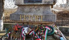 Az ispánkúti Petőfi-emlékmű 