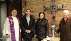 A kommunizmus áldozataiért és üldözötteiért, köztük Márton Áron és Jakab Antal püspökökért égett a gyertya Welsben február 28-án A kommunizmus áldozataiért és üldözötteiért, köztük Márton Áron és Jakab Antal püspökökért égett a gyertya Welsben február 28-án