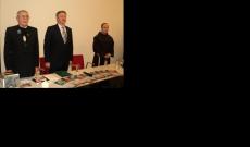 Matuska Márton, Grezsa István és Kálmán Peregrin atya a magyar himnusz éneklésekor