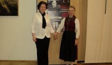 Varga Gabriella és az osztrák nemzetiségű, de magyarul is tökéletesen beszélő és magyarul is érző Ugri (sz. Prassl) Ingrid Varga Gabriella és az osztrák nemzetiségű, de magyarul is tökéletesen beszélő és magyarul is érző Ugri (sz. Prassl) Ingrid