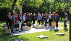 Csemadok Nagykürtösi Területi Választmány koszorúz Nagy Imre sírjánál