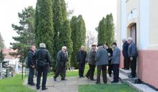 Hanva - Gyülekező férfiak