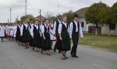 Táncosok felvonulása Táncosok felvonulása