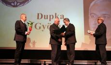 Dupka György átveszi a Fábry Zoltán-díjat