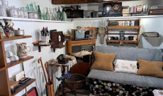 Halmágyon Lajos bácsi otthonában