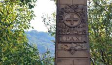 Az ompolygyepűi obeliszk felirata: PAX 