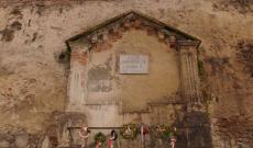 A nagyenyedi magyarellenes pogrom emlékműve, 1849. január 8-án kezdődött 