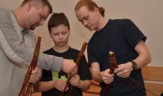 Férfias korbácsfonás