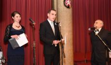 A jelenlévők hivatalos köszöntése (balról jobbra: Erdélyi Ágnes, Szesztai Dávid, Szaló Béla) A jelenlévők hivatalos köszöntése (balról jobbra: Erdélyi Ágnes, Szesztai Dávid, Szaló Béla)