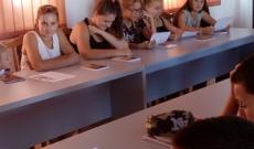 Ismerkedés a verssel A gyerekek a verset olvassák