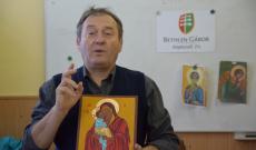 Zolcsák Miklós atya az ikonok jelentőségéről beszél