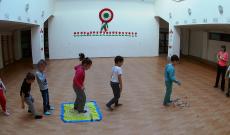 "Talpalávaló!" - A kisdiákok a talpizomzatukat dolgoztatták meg "Talpalávaló!" - A kisdiákok a talpizomzatukat dolgoztatták meg