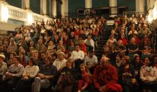 Nógrádi György teltházas előadása Nógrádi György teltházas előadása