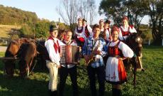 A zenészek Szüreti bál Székelyhodoson