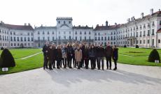 Csoportkép az Eszterházy kastély előtt