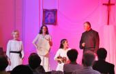 Jónás Gabriella, Szatmáry Melinda, Szemerédi Bernadett és Dóczy Péter Jónás Gabriella, Szatmáry Melinda, Szemerédi Bernadett és Dóczy Péter