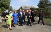 A képen balról: Magyar Vita, igazgatónő; Hanna Szopkova, megyei oktatásügyi osztályvezető; Pavlo Hobzej oktatási miniszterhelyettes; Balog Zoltán, emmi; Orosz Ildikó, a II. Rákóczi Ferenc Főiskola rektorasszonya, a KMPSZ elnöke; Tóth Jenő, intézményvezető A képen balról: Magyar Vita, igazgatónő; Hanna Szopkova, megyei oktatásügyi osztályvezető; Pavlo Hobzej oktatási miniszterhelyettes; Balog Zoltán, emmi; Orosz Ildikó, a II. Rákóczi Ferenc Főiskola rektorasszonya, a KMPSZ elnöke; Tóth Jenő, intézményvezető