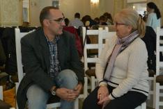 Petres László Willemse Jolandával, a Keresztszülők a Moldvai Csángómagyarokért Egyesület elnökével beszélget