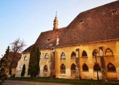 A segesvári kolostortemplom (Klosterkirche), a Polgármesteri Hivatal felől