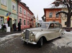 Jobb kormányos autómatuzsálem, mint turistalátványosság 