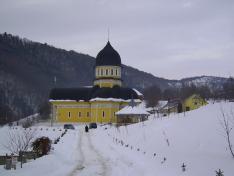 Román ortodox kolostortemplom a Székelykő felé