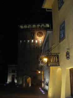 Középkori városrész éjjel
