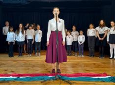 A Pozsonypüspöki Alapiskola ünnepi műsora a Vetvár Művelődési Házban