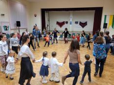 children, circle dance, Alsóbodok, Gyermeklánc-fesztivál