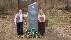 Emlékoszlop avatás a Petőfi-tanyán