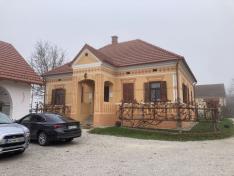 Domonkosfai Porta