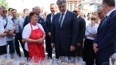 Rozalija Jakumetović elnökasszony és Andrej Plenković horvát miniszterelnök
