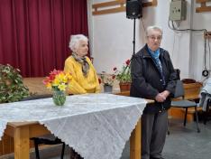 Voltak akik versel készűltek.