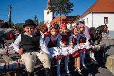 Cickom/Csicsergők- legények