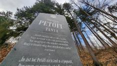 Cserkészgulyás élő muzsikával a Petőfi-tanyán