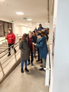 Érkezik a közönség