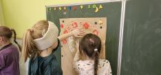 Közösen elkészített kokárdát is festettünk