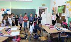 A Petőfi Sándor Általános Iskola magyar tagozatos diákjaival