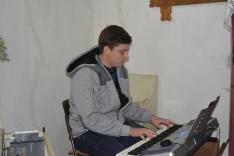 Ifjúsági istentisztelet zongorán is mi játszottunk