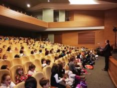 Gyermekközönség a Redut Kulturális Központban