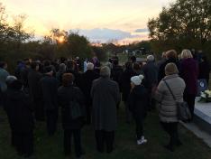 Emlékezők az ismeretlen magyar honvédek sírjánál