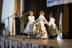 A sándoregyházi magyar kislányok fellépése