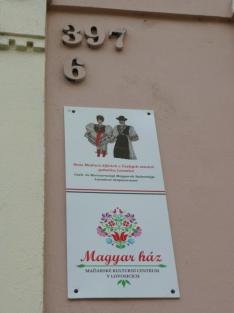 A Lovosicei Magyar Ház táblája