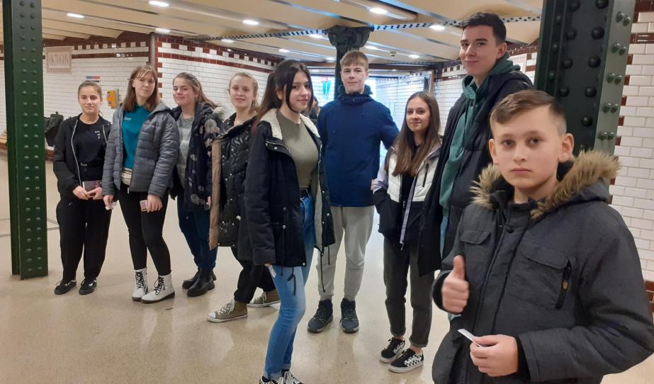 A XIV. MEGiNT vendége volt a Fügevirág Néptánccsoport