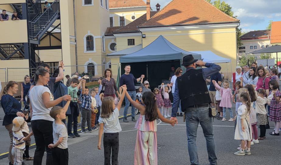Táncház a XV. Brassói Magyar Napokon Táncház a XV. Brassói Magyar Napokon