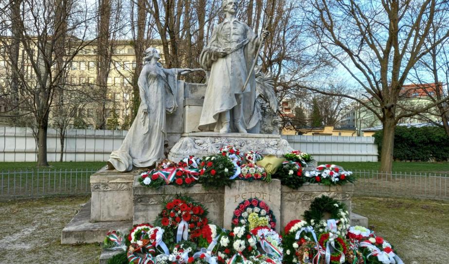 Petőfi Sándor szobra Pozsonyban