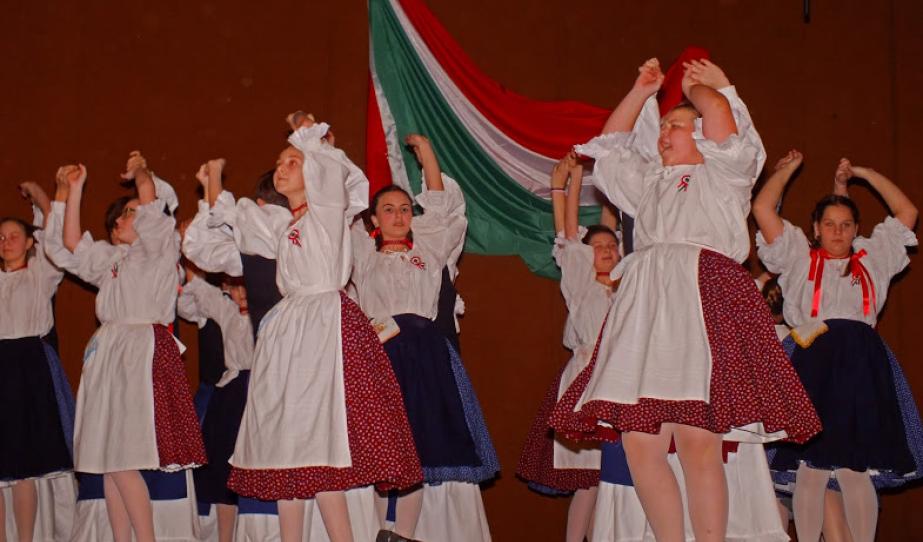 Kultúrműsor Felsőszeliben