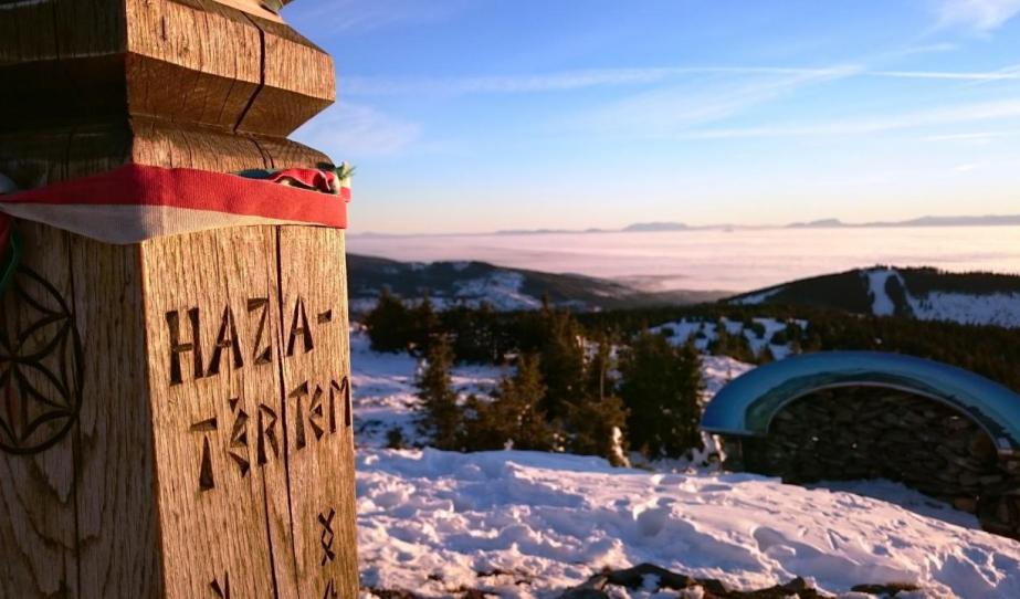 Karácsonyi panoráma a székelyek szent hegyéről