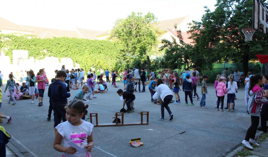 Népi fajátékok a Bartók Béla Elméleti Líceumban