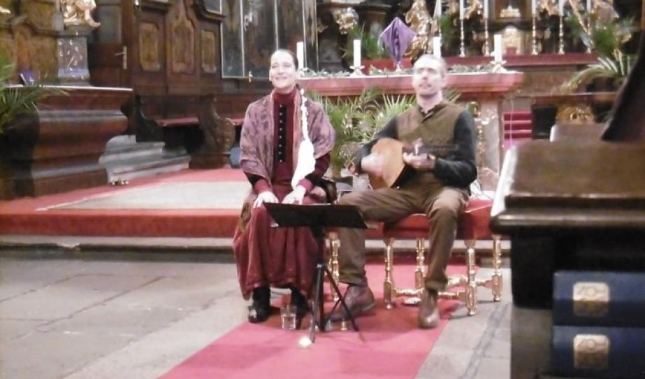 húsvétváró koncertjén a moldvai csángó hagyományban fennmaradt archaikus magyar szentes énekek csendültek fel